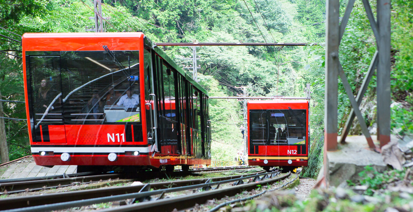 Koyasan Funicular railway (2 cars, 105-passenger + 106-passenger)